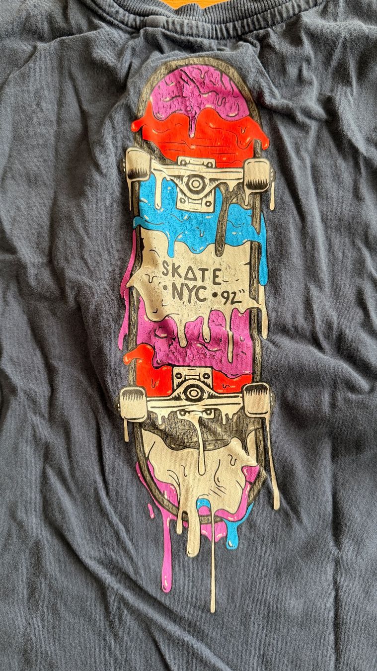 Next Maglioni & Felpe: Pullover - NEXT Langarmshirt blau Skateboard Gr. 128 – Usato da Winterthur venduto da Secondhand-Family 5