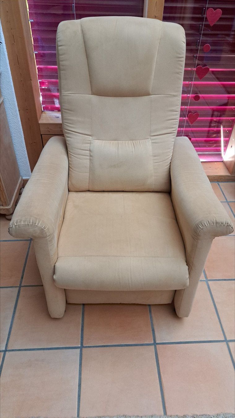 Poltrone: Sessel beige mit Massagefunktion – Usato da Russikon venduto da Oelga 4
