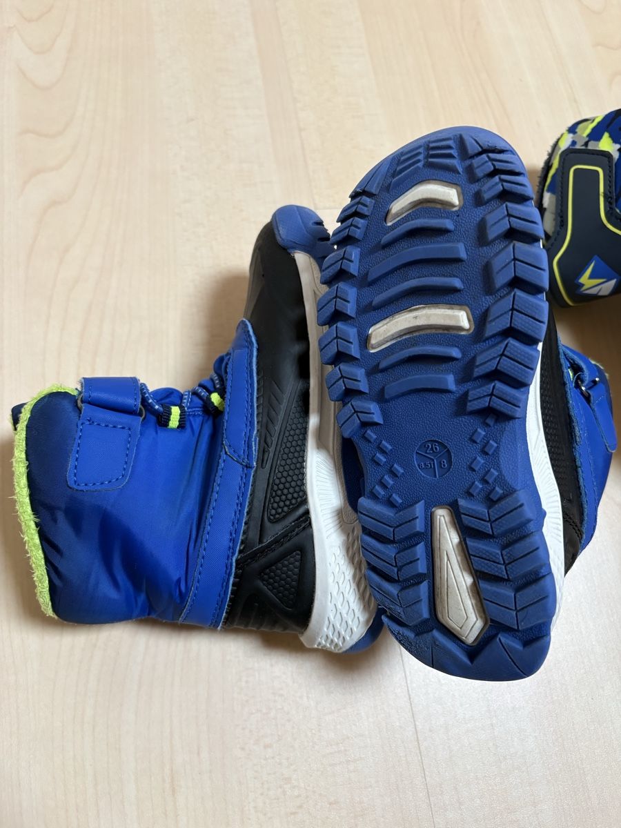 Scarpe per ragazzi: Kinder Winterstiefel Grösse 26 gebraucht – Usato da Buchrain venduto da Sisi83 1