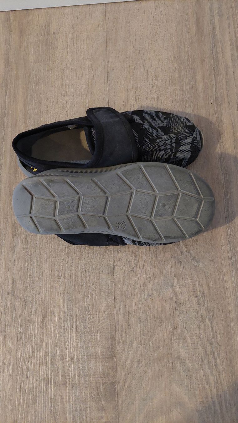 Scarpe per ragazzi: Schuhpaket für Junge – Usato da Egolzwil venduto da mobiledeluxe