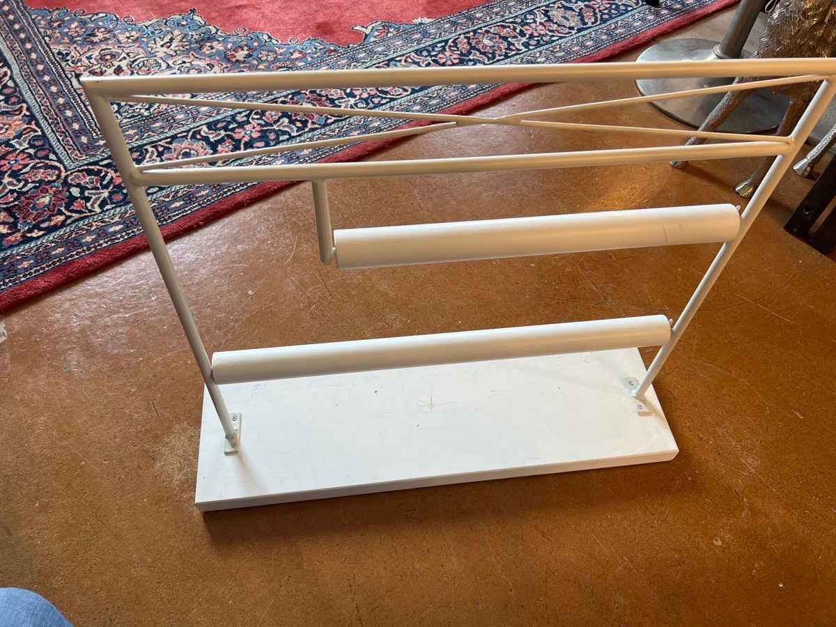 Regale: Ständer – Gebraucht aus Steinen von sal_6y7g