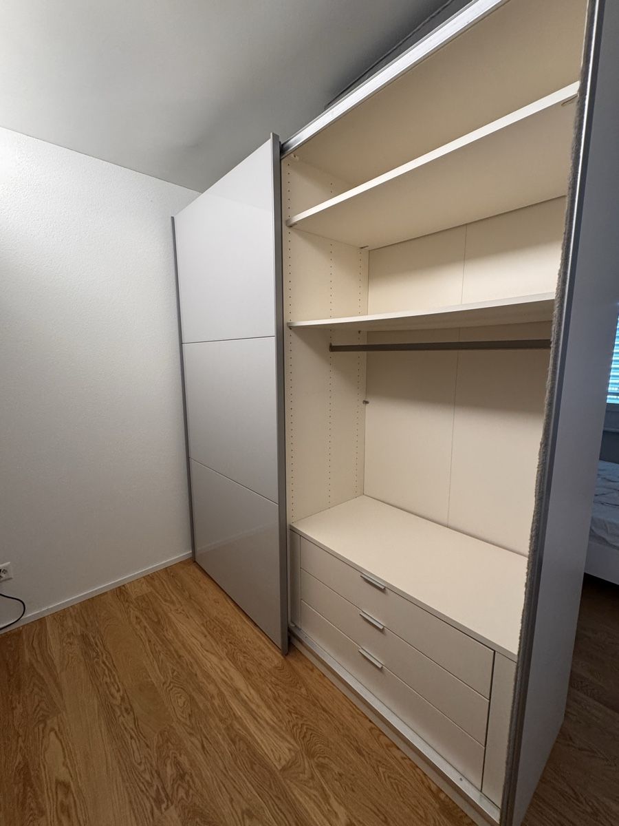 Armadi: Schrank mit Schiebetüren – Usato da Zürich venduto da arngi 1