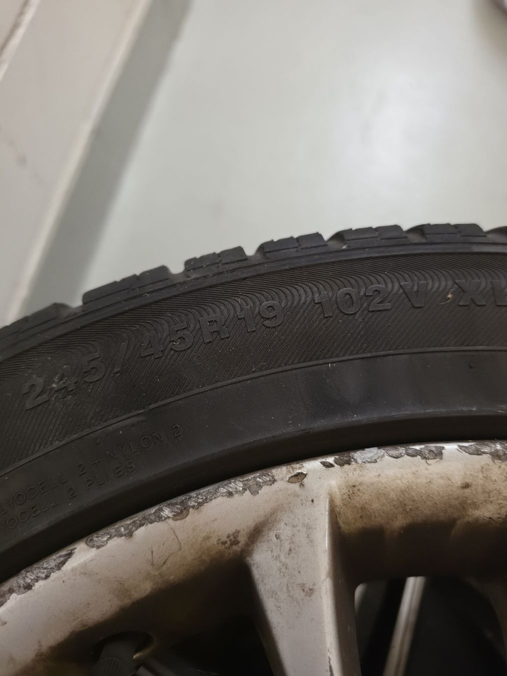 BMW Cerchioni: Bmw reife, 2 set alufelge – Usato da Münchenstein venduto da Mira_bellla 2