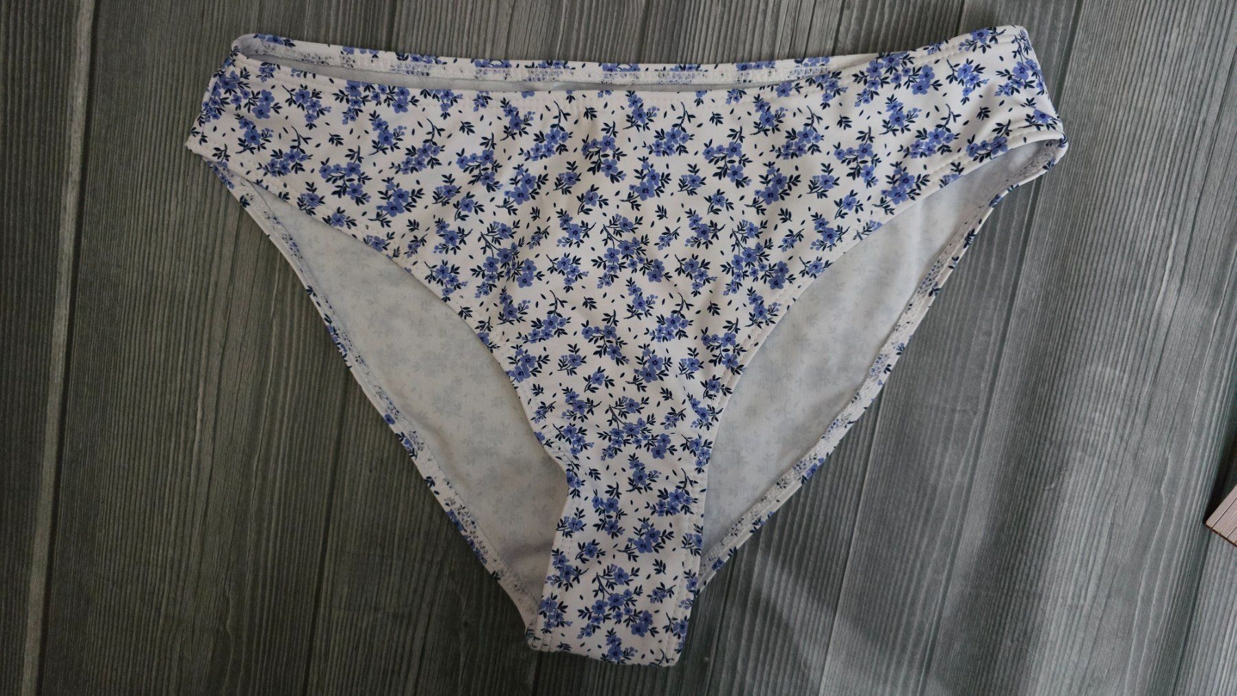 Costumi da bagno & Bikini: Bikini Set - M - Blumen-Print 👙 – Nuovo (secondo la descrizione) da Thalwil venduto da VitaMini 4