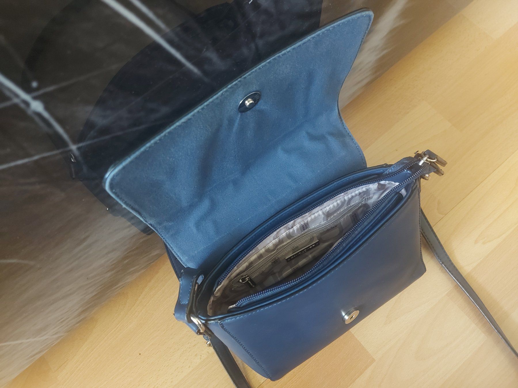 Taschen für Damen: Umhängetasche blau – Gebraucht aus Schötz von chr_khn7 2