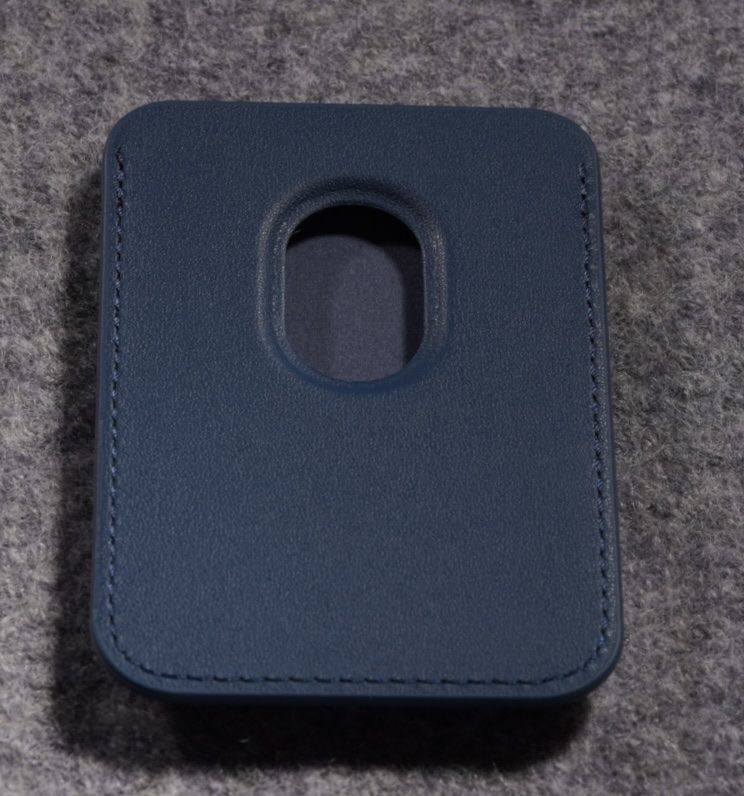 Altro in  Abbigliamento & Accessori: Magnetischer Kartenhalter für iPhone – Nuovo e nell'imballaggio originale da Winterthur venduto da Regton 2
