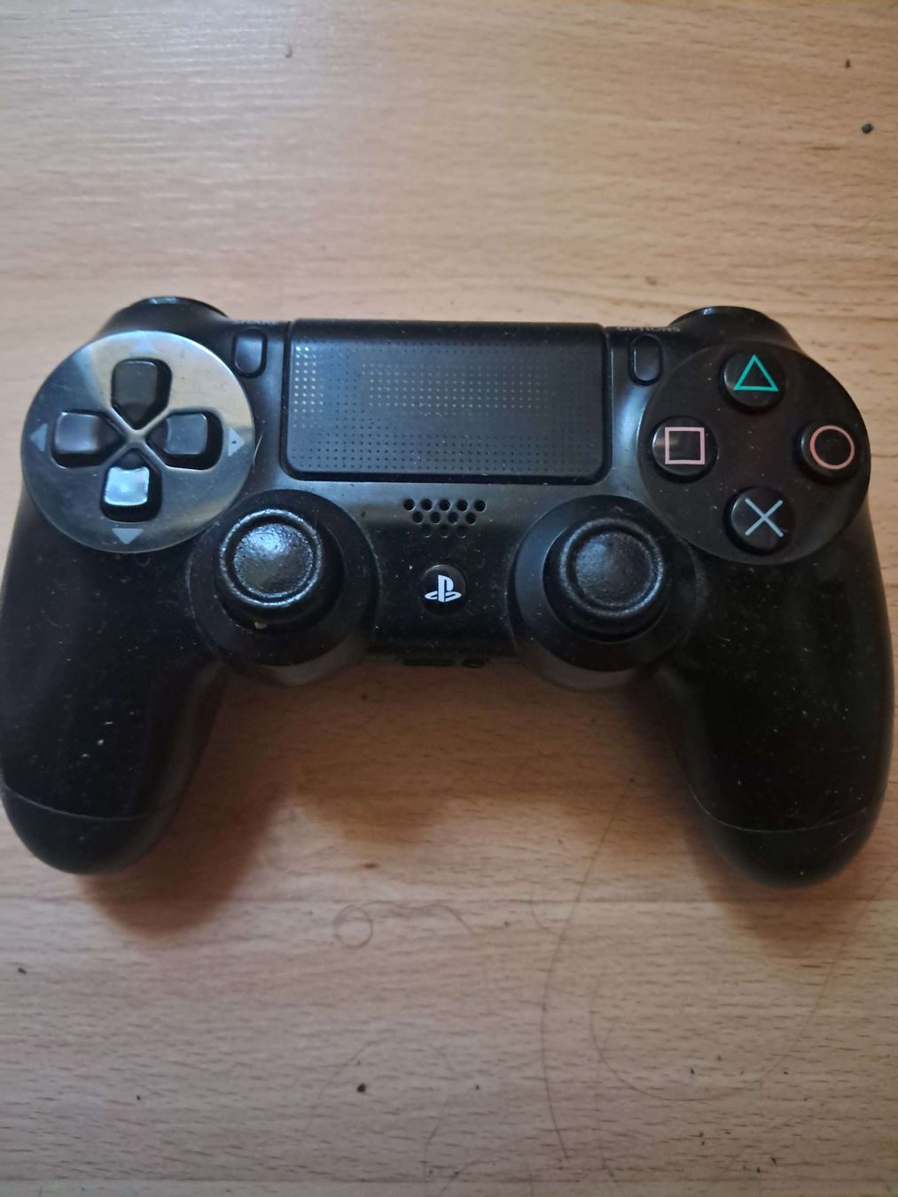 Sony Konsolen: PS4 + Controller (Top Zustand) – Gebraucht aus Adliswil von Foolonthehill 3