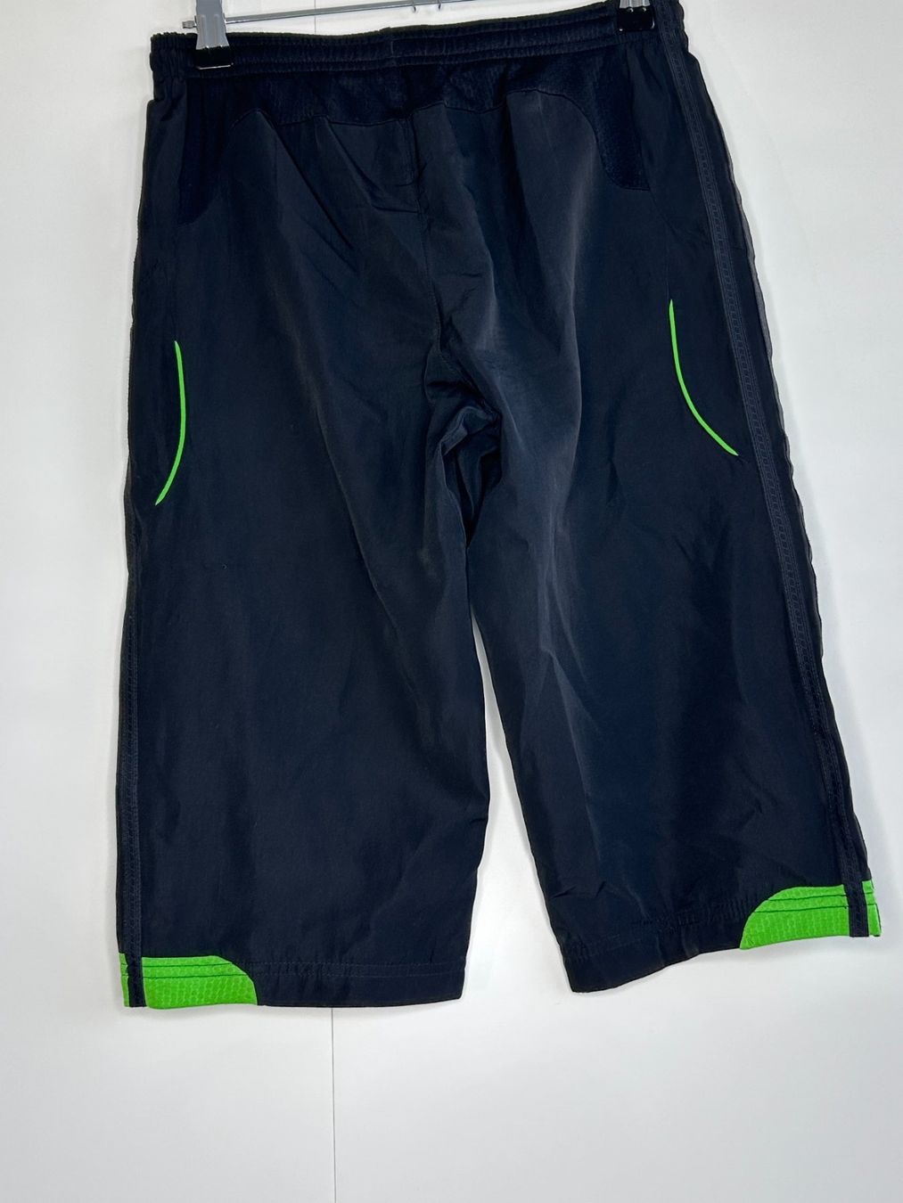 Adidas Pantaloni: Adidas Shorts – Usato da St. Gallen venduto da look-twice 2