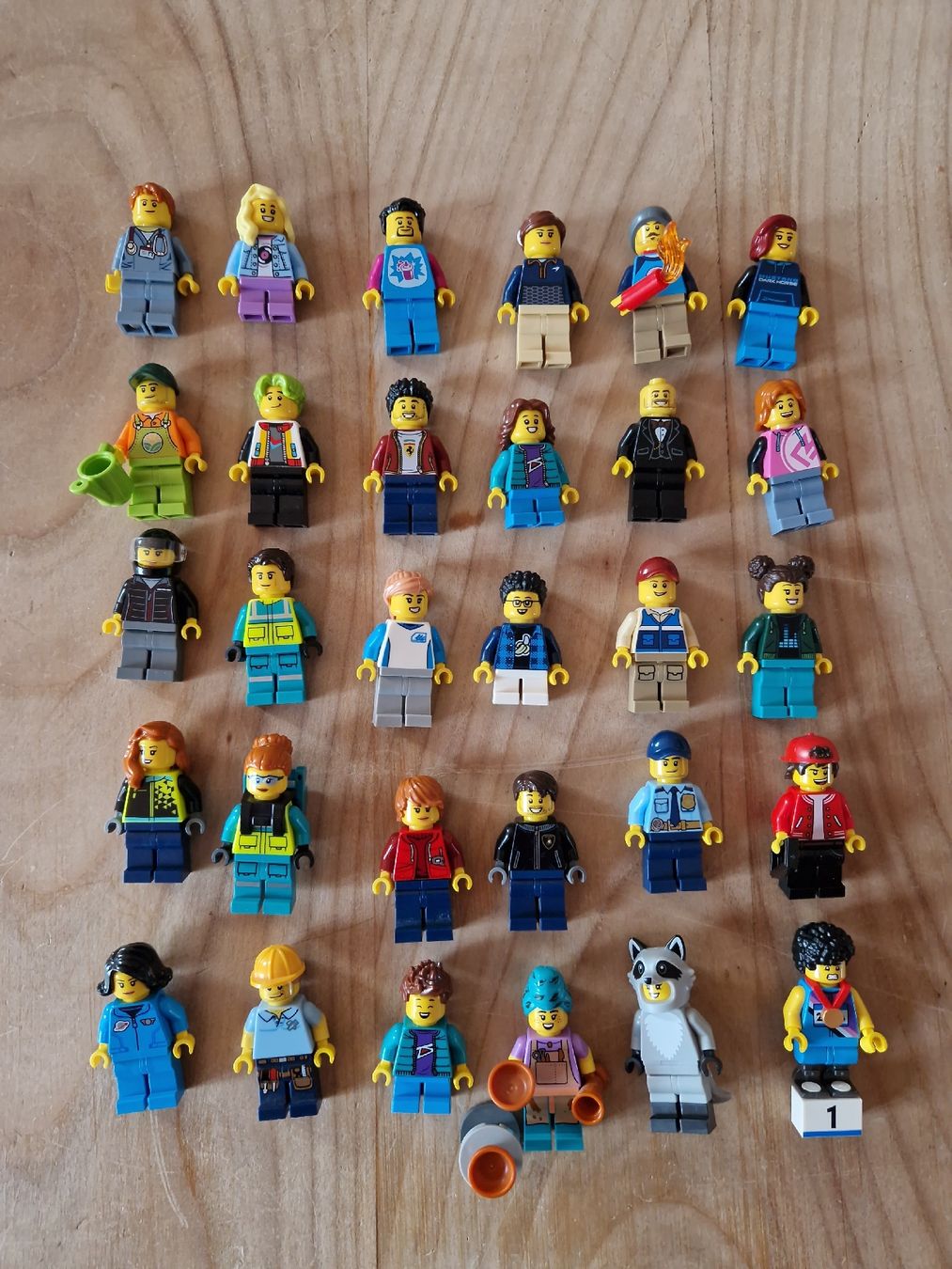 Lego Statuette: 30x LEGO Minifiguren, Stadtleben – Usato da bern venduto da hek_l89n