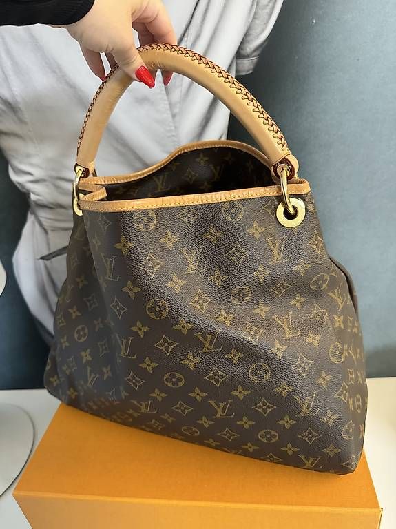 Louis Vuitton Borse da donna: Louis Vuitton Artsy Tasche Monogram – Usato da Männedorf venduto da Jessiey 1