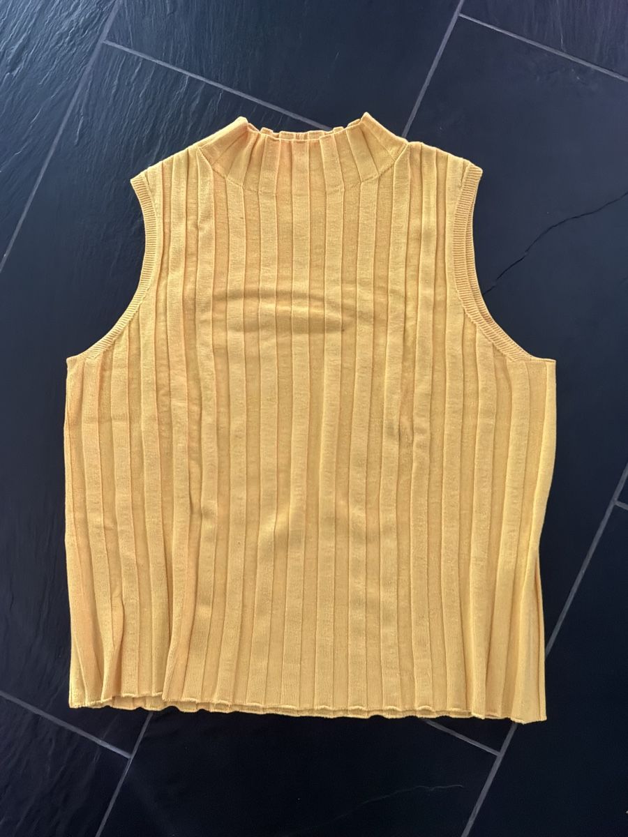 Topshop Tops: Sonnengelbes Strickshirt TopShop, ärmellos - SOMMERAKTION – D'occasion à Bremgarten AG par Belana0 1