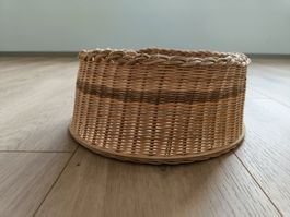 Handgefertigte Korbschale mit Tiger-Motiv