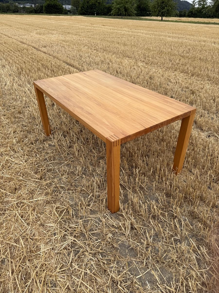 Tables: Tisch in Buchemassiv – D'occasion à Safnern par Powerpopeye