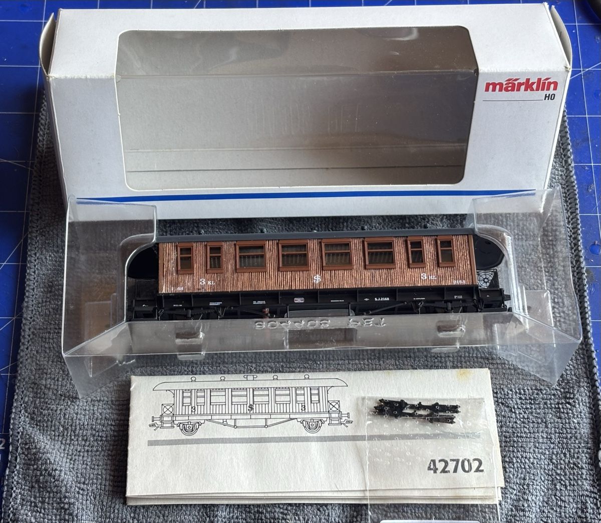 Märklin Modellini di ferrovie: NEU und UNBESPIELT mit Innenlicht – Nuovo e nell'imballaggio originale da Niederbipp venduto da PIKE73