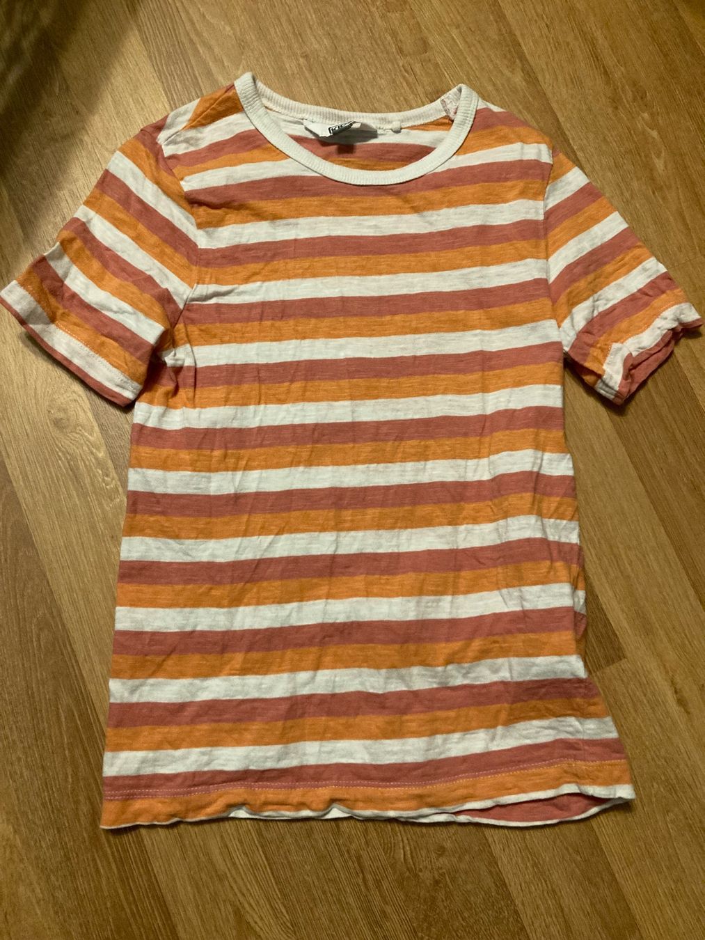 Blouses, T-shirts & Tops: Sommershirt Gr. 116 – D'occasion à Emmenbrücke par JJ_89
