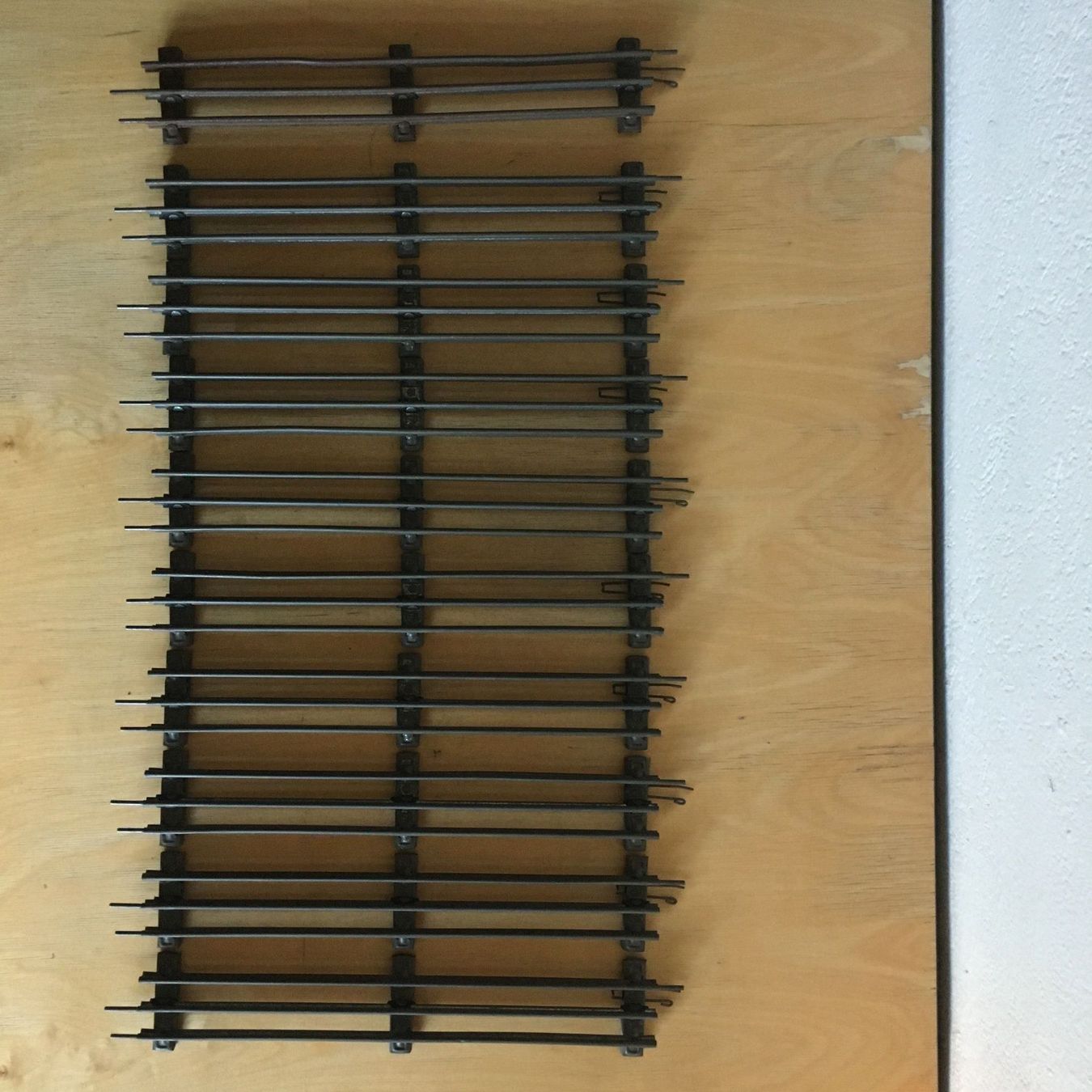 Märklin Modellini di ferrovie: MÄRKLIN SCHIENEN ELEKTRO, GERADE, 32 cm – Usato da Zürich venduto da inf_tfr9