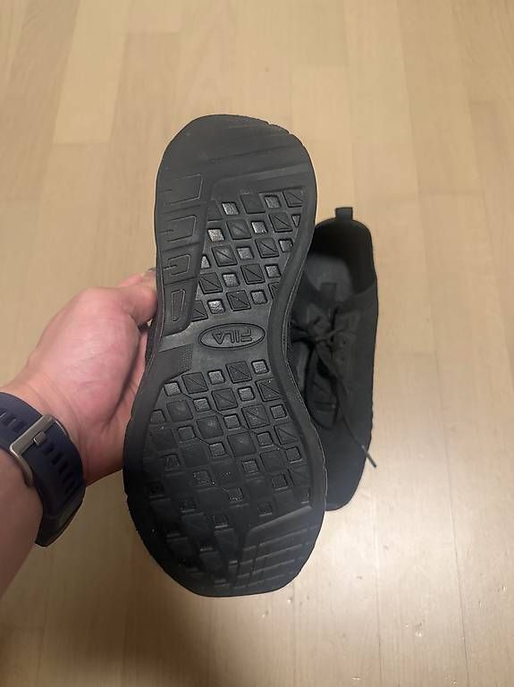 Scarpe da uomo: Fila Sneakers  – Usato da Chur venduto da Iceboozer 2