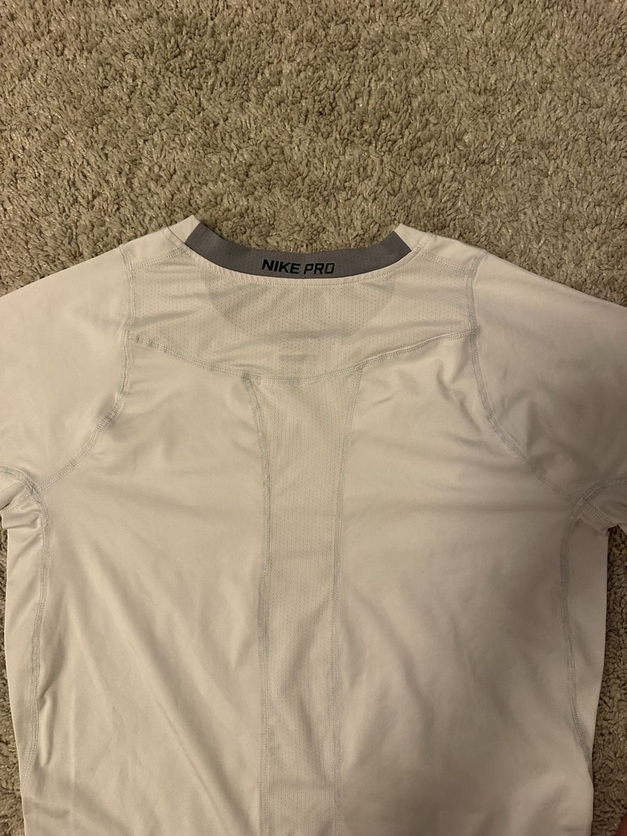 Nike T-Shirts: NIKE NBA compression shirt L – Neu (gemäss Beschreibung) aus Walchwil von Ser_y8w5 4