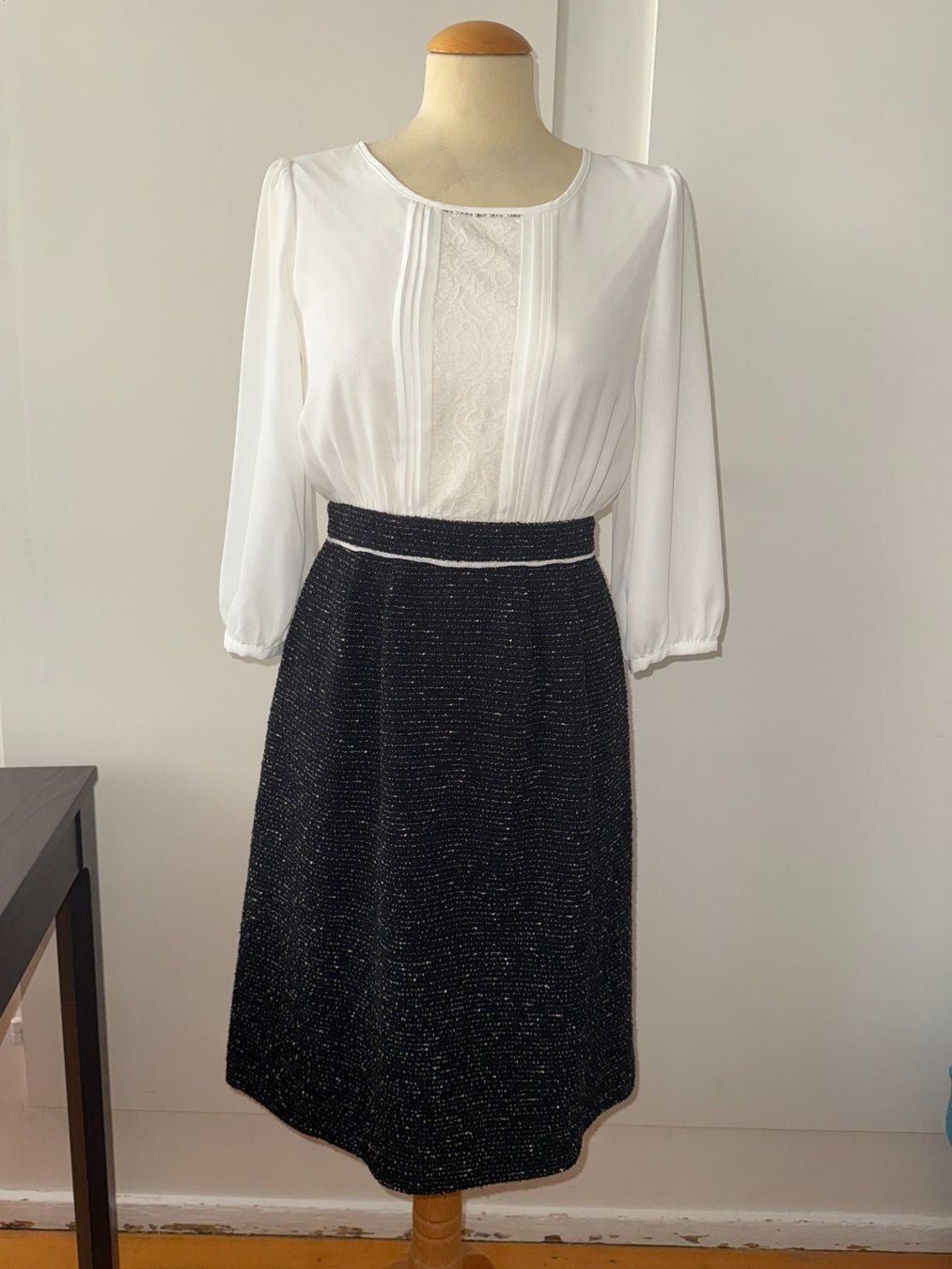 Robes: Robe élégante noire et blanche – Neuf (Voir description) à Le Locle par tchanatakoua 7