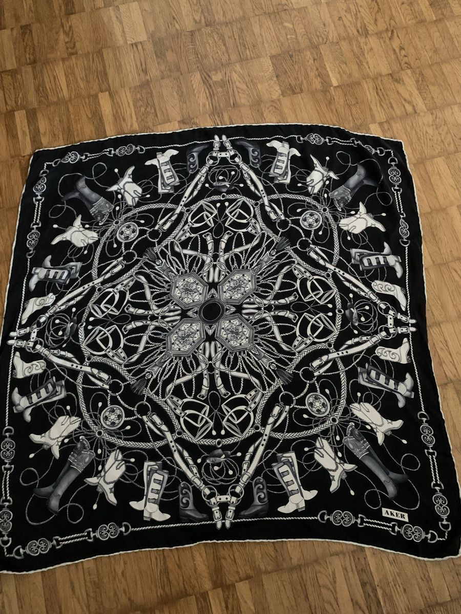 Foulards, Tücher & Schals: Aker seide foulard – Gebraucht aus Zürich von Nikuska32
