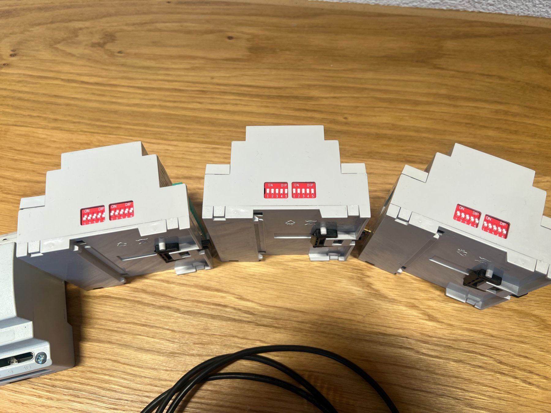 Componenti elettronici: Elbro SMS Buttler Set – Usato da Gerzensee venduto da rmoesch 6
