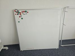 Whiteboard 120cm auf 120cm mit Magneten