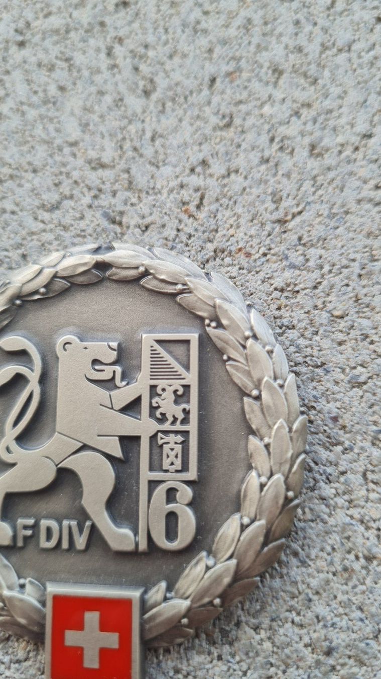 Medaglie: CH Armee / Béret / Emblem / Felddivision 6 / Béretemblem – Usato da Safenwil venduto da Husqi2000 2