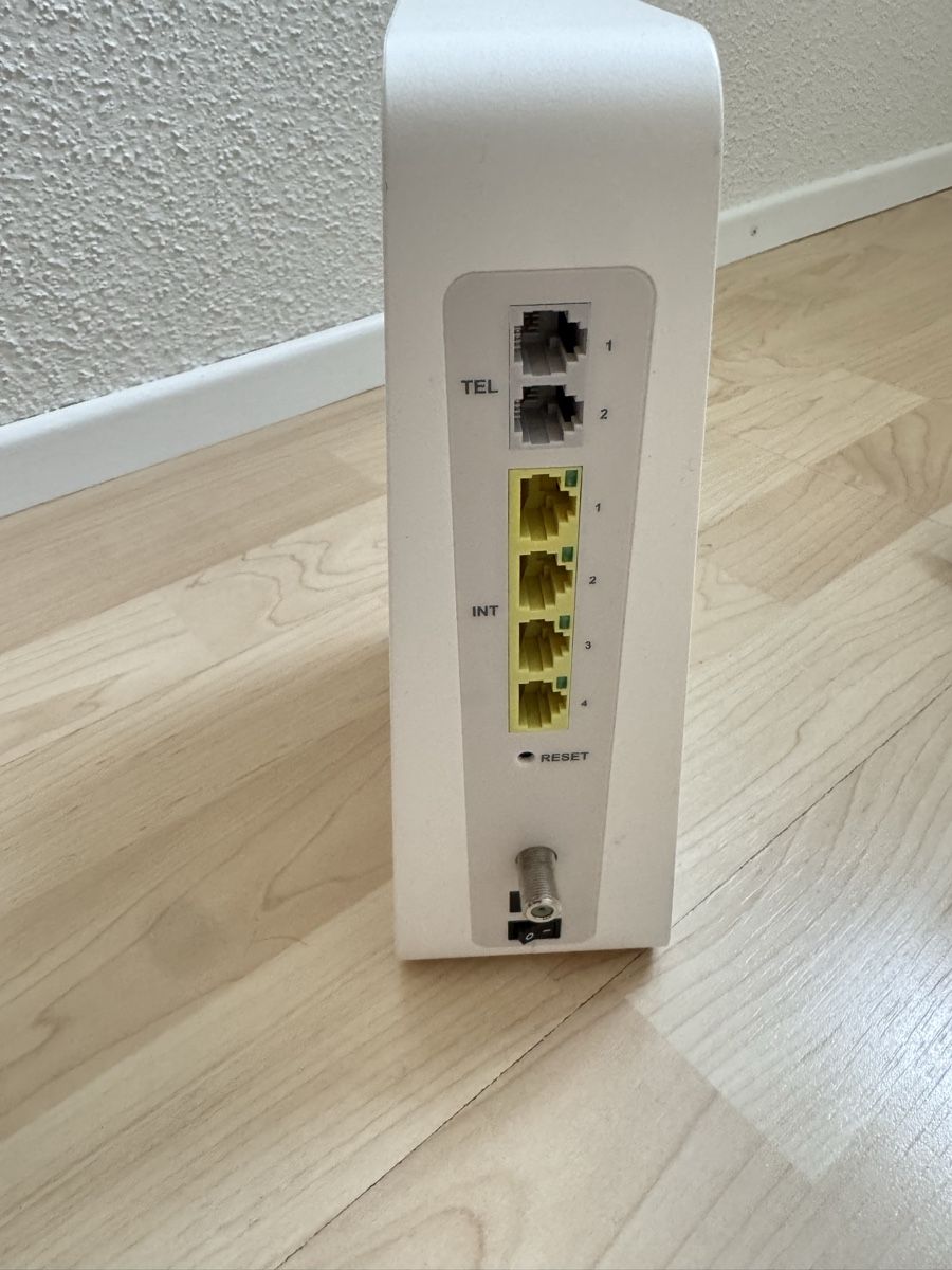Modem & Router: Router / Modem Sunrise – Usato da Uster venduto da Beni2000 1