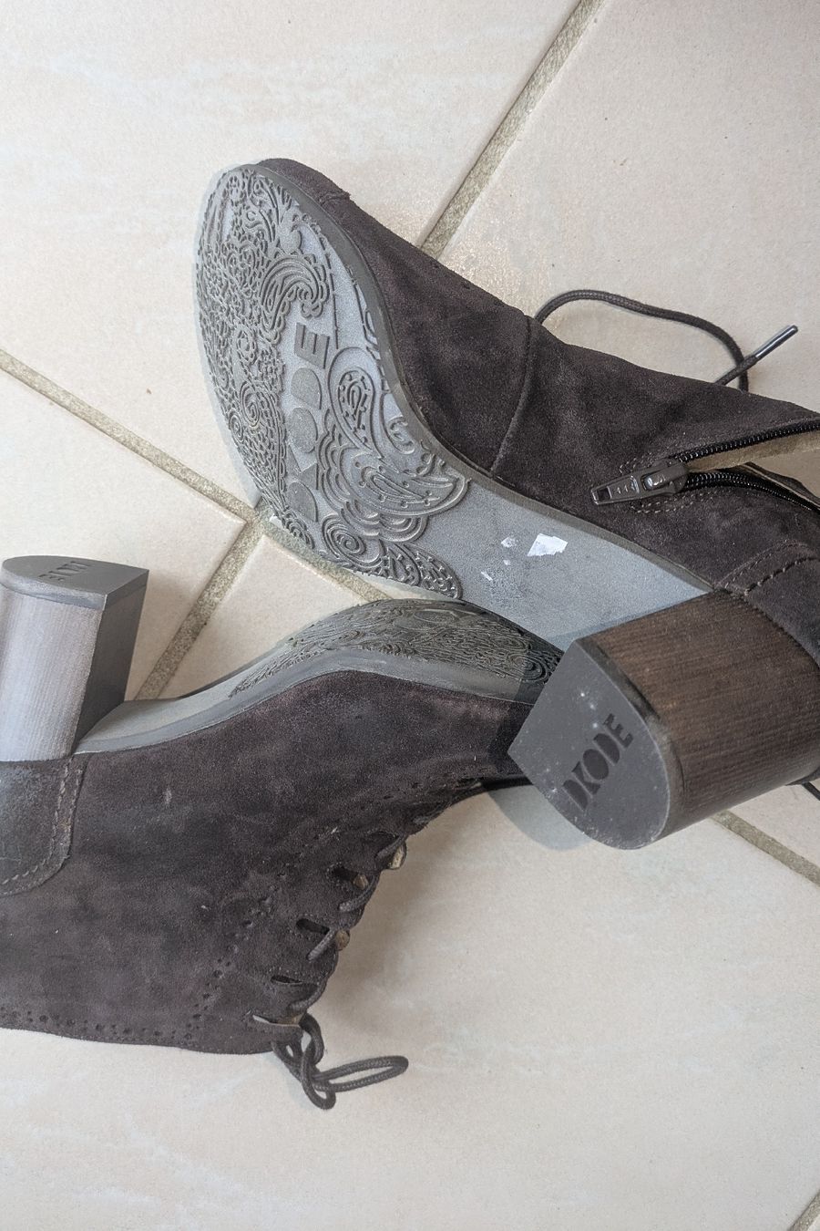 Damenschuhe: DKODE Stiefeletten braun – Gebraucht aus Morgarten von rra_jvw7 3