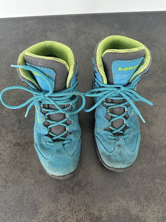 Lowa Chaussures hommes: LOWA Ledro GTX Wanderschuh Gr. 33 – D'occasion à Wilen (Sarnen) par mel_h6nv