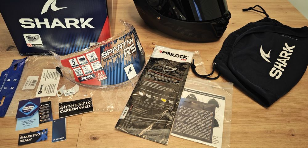 Casques & visières: Shark Spartan RS Carbon Skin Mat Integralhelm - Full Set - M – D'occasion à Fislisbach par GenerousClub 9