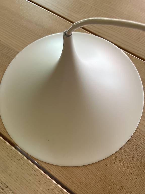 Lampade: Schöne Leuchte von Gubi – Usato da Adligenswil venduto da Sonnmatt7 2