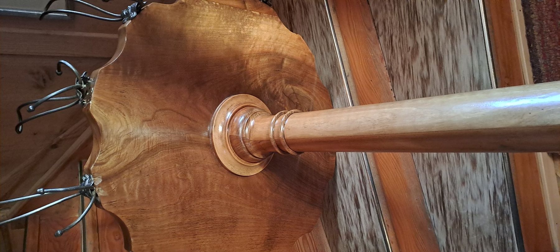 Guardaroba: Antike Garderobe / Kleiderständer, Nussbaum – Usato da Trogen venduto da Limboo 7