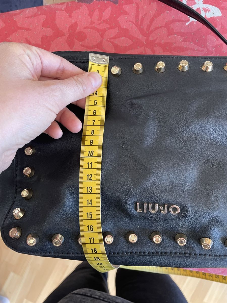 Liu Jo Borse da donna: Sac Liu Jo noir, clouté, élégant – Usato da Martigny venduto da Lea_lucci 8