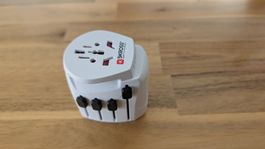 Reiseadapter SKROSS World Adapter Pro, top Zustand!