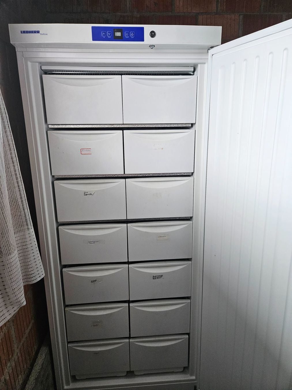 Liebherr Gefrierschrank: Tiefkühlschrank – Gebraucht aus Birrhard von Schrot70 2