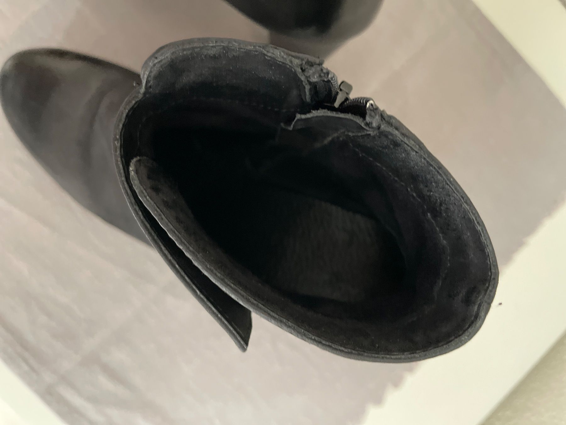 Globus Scarpe da donna: Schwarze Leder Stiefeletten Gr. 39 Herbst von Globus – Usato da Birsfelden venduto da Nic21 1