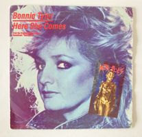 BONNIE TYLER - HERE SHE COMES