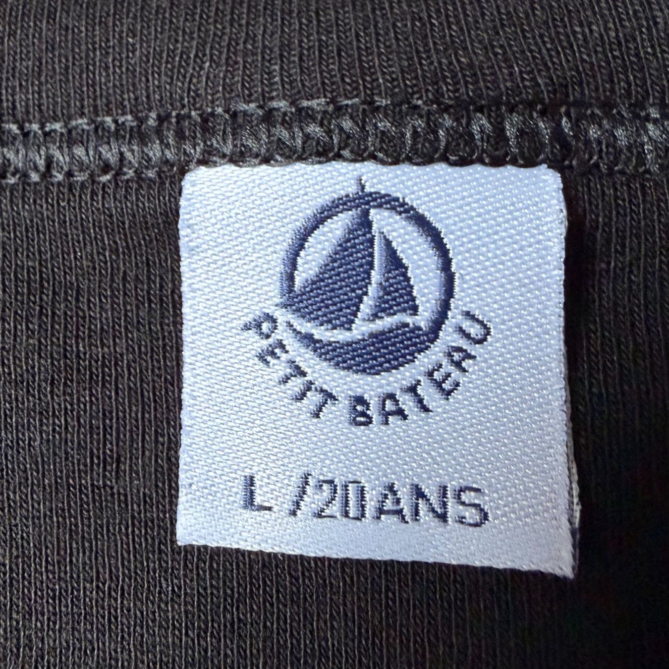 Petit Bateau Tops: PETIT BATEAU Top 🖤 – Gebraucht aus zürich von vintage12 6