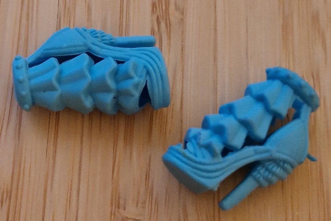 Bambole: chaussures pour Barbie – Usato da Couvet venduto da Pioune