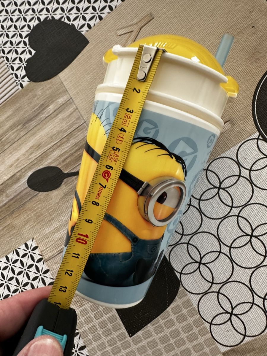 Bicchieri: Gobelet Minions avec Paille – Usato da Grône venduto da Amte73 1