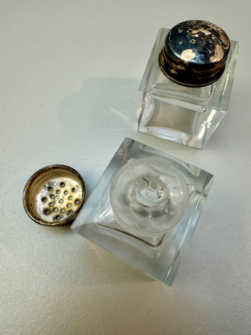 Geschirrsets: 2x MINI SALZSTREUER AB 1.- !!! – Gebraucht aus Zürich von NIKI777 3
