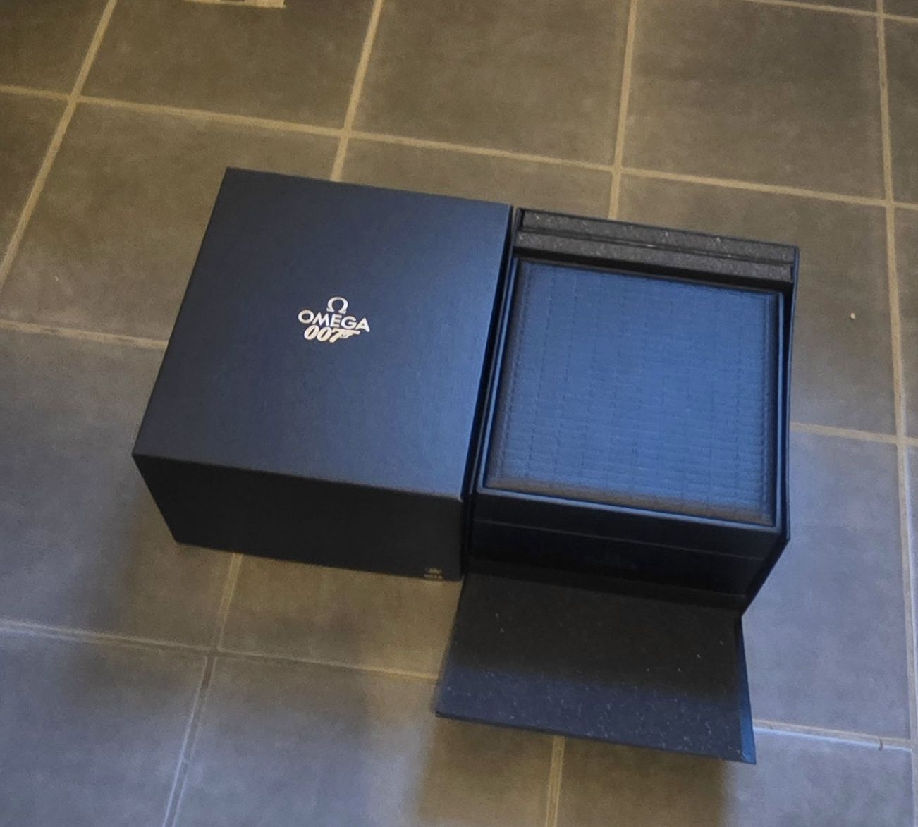 Omega Uhren: Omega Skyfall Box Ecrin 007 – Neu (gemäss Beschreibung) aus Neuchâtel von mywatch4u 1
