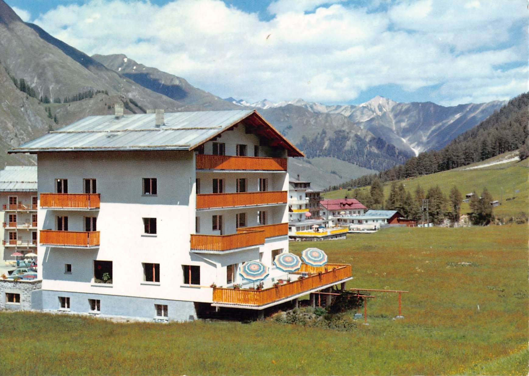 Cartoline postali: Gruss aus SAMNAUN - Hotel Bellevue – Usato da Winterthur venduto da SchatzchischtliWinti