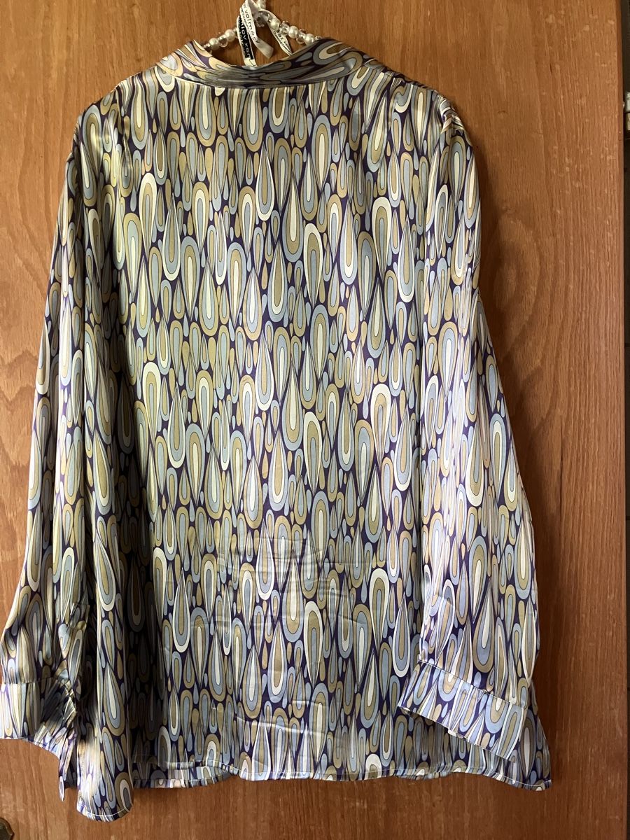 Blusen: 100% Seidenbluse Gr 48 – Gebraucht aus Bassersdorf von groovygremlin 1