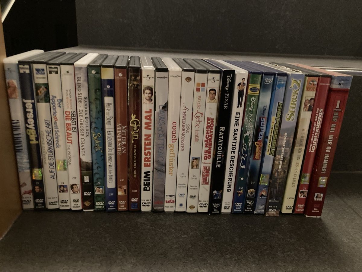 Tutti i DVDs: Dvd Sammlung Komödien – Usato da Eschenbach SG venduto da wangen01