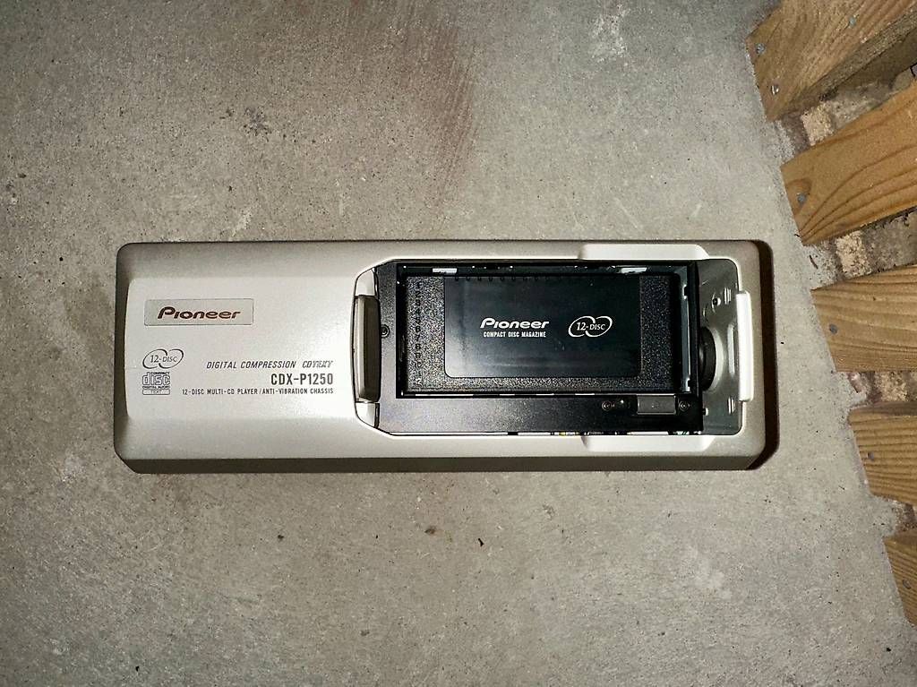 CD: Changeur 12 cd PIONEER CDX-P1250 – Usato da Yverdon-les-Bains venduto da lol_2lfg 1