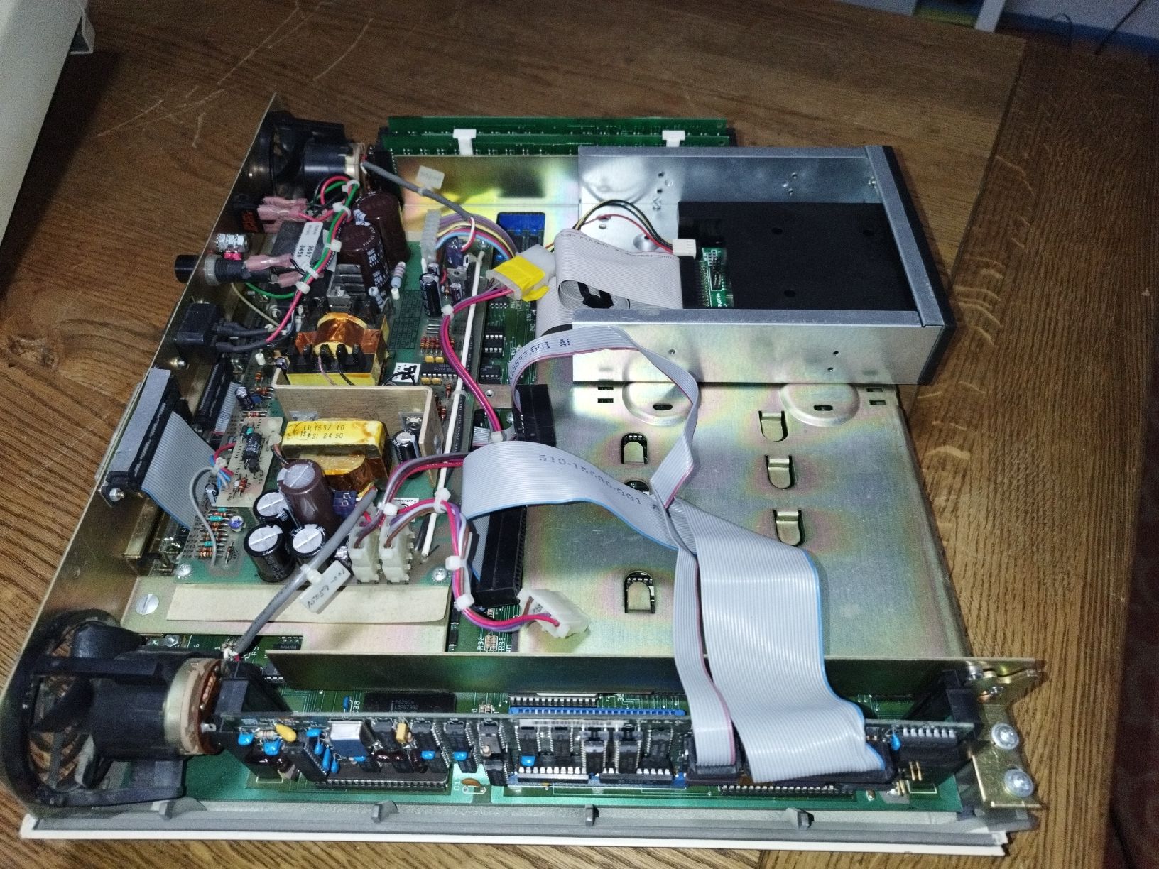 PCs: Altos 486 + Wyse 160ES terminal  – D'occasion à Domdidier par look80486 7