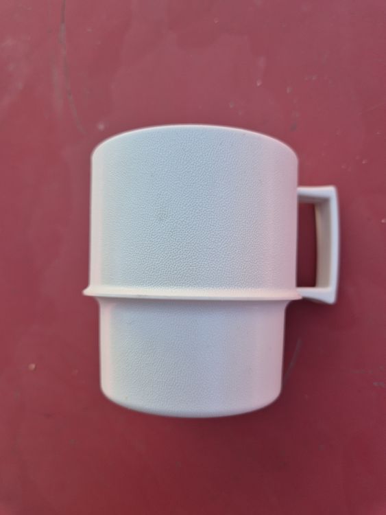 Kult Becher Tupperware weiss (aus Alien, Film) (Gebraucht) in ...