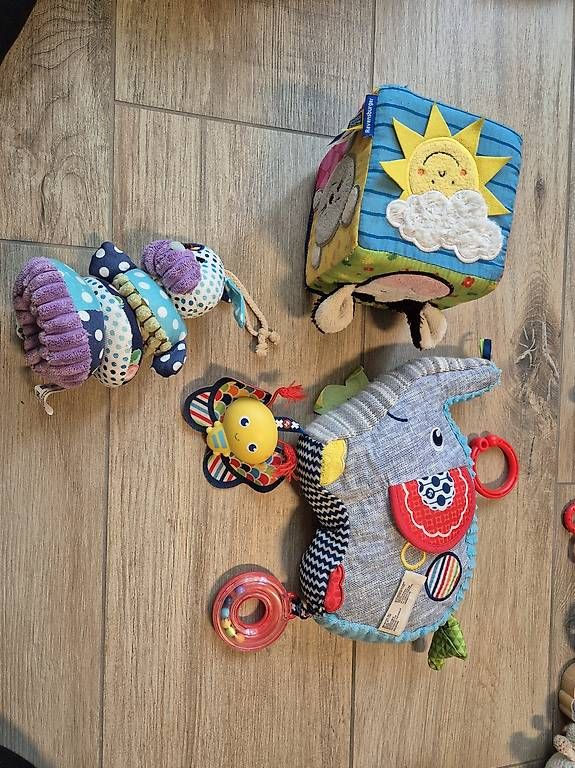 Jouets: Diverse Babyspielsachen – D'occasion à Oetwil am See par del_29wl 3